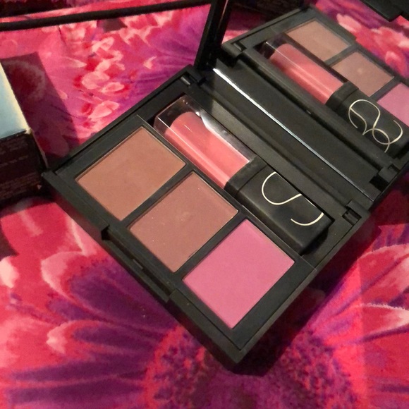 💸PRICED DOWN💸Nars blush, contour, and lip 8307 - Picture 2 of 4